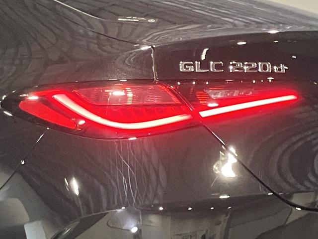 ＧＬＣ ＧＬＣ２２０ｄ　４ＭクペドライバズＰ＋ＡＭＧラインＰ　認定中古車　オブシディアンブラック　レザーエクスクルーシブパッケージ　パノラミックスライディングルーフ　Ｂｕｒｍｅｓｔｅｒサラウンドサウンドシステム　３６０°カメラシステム　ヘッドアップディスプレイ（33枚目）