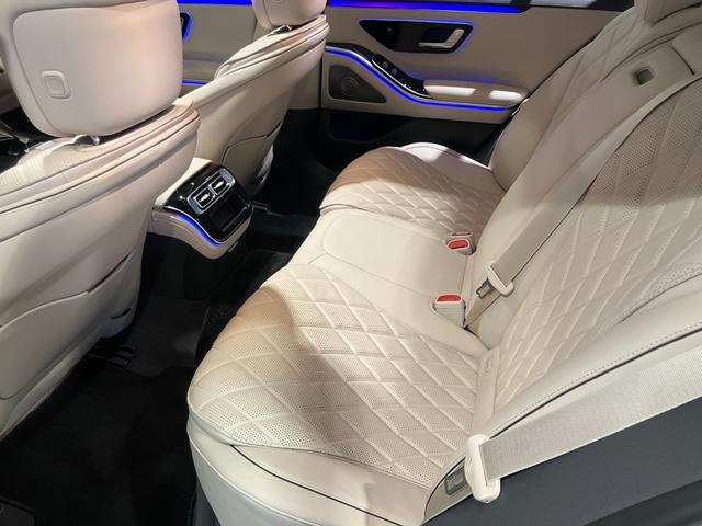 Ｓクラス Ｓ５００　４マチック　ＡＭＧラインパッケージ　認定中古車　オパリスホワイト　ベーシックパッケージ　ドライバーズパッケージ　レザーエクスクルーシブパッケージ　Ｂｕｒｍｅｓｔｅｒサウンドシステム　パノラミックスライディングルーフ（31枚目）