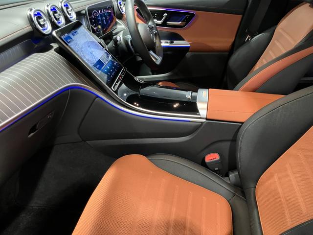ＧＬＣ ＧＬＣ２２０ｄ　４マチック　ドライバーズパッケージ　認定中古車　ヴェルデシルバー　ＡＭＧライン　ＡＭＧレザーエクスクルーシブパッケージ　Ｂｕｒｍｅｓｔｅｒサウンドシステム　３６０°カメラシステム　ヘッドアップディスプレイ　メモリー付きパワーシート（12枚目）