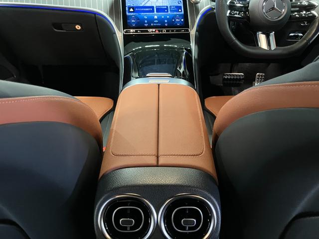 ＧＬＣ ＧＬＣ２２０ｄ　４マチック　ドライバーズパッケージ　認定中古車　ヴェルデシルバー　ＡＭＧライン　ＡＭＧレザーエクスクルーシブパッケージ　Ｂｕｒｍｅｓｔｅｒサウンドシステム　３６０°カメラシステム　ヘッドアップディスプレイ　メモリー付きパワーシート（28枚目）