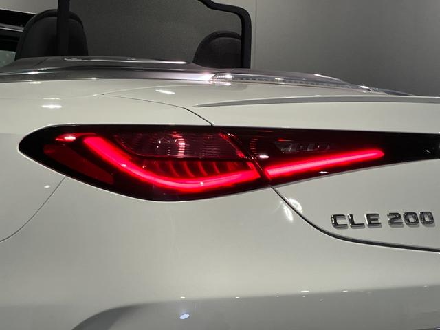CLE CLE200 カブリオレ スポーツ 認定中古車 オパリスホワイト ドライバーズパッケージ Burmesterサウンドシステム レザーエクスクルーシブパッケージ ヘッドアップディスプレイ 360°カメラシステム シートヒーター(34枚目)