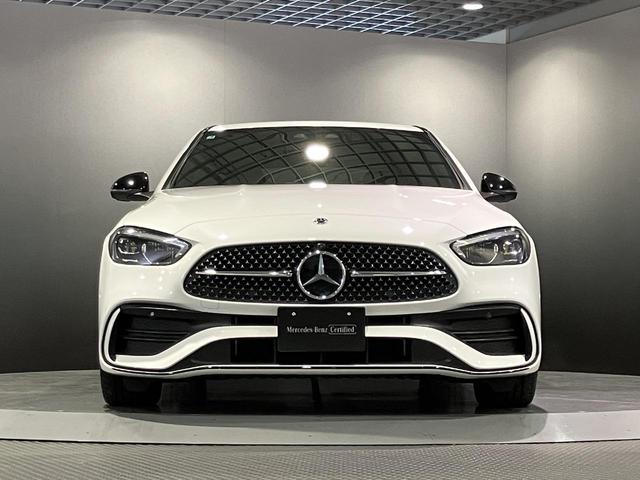 Ｃクラス Ｃ２００　スポーツ　認定中古車　レーダーセーフティーパッケージ　ナイトパッケージ　シートヒーター　３６０°カメラシステム　アンビエントライトプレミアム　本革巻きスポーツステアリング　メモリー付きパワーシート（7枚目）