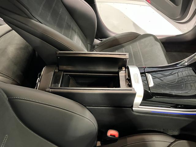 Ｃクラス Ｃ２００　スポーツ　認定中古車　レーダーセーフティーパッケージ　ナイトパッケージ　シートヒーター　３６０°カメラシステム　アンビエントライトプレミアム　本革巻きスポーツステアリング　メモリー付きパワーシート（30枚目）