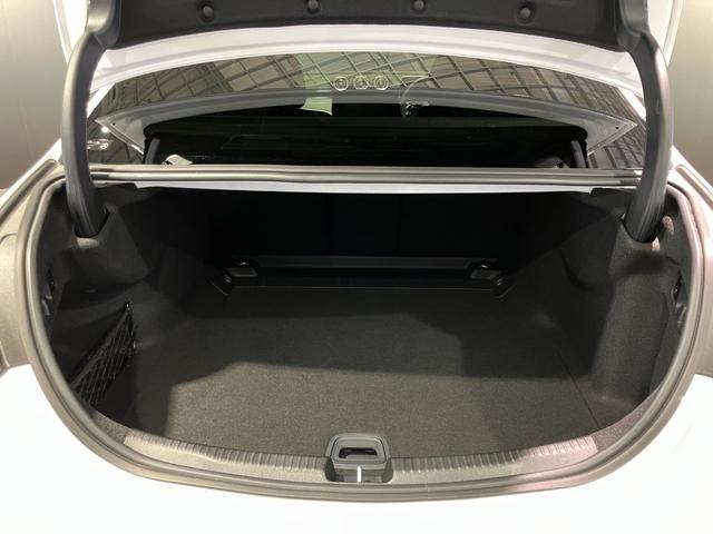Ｃクラス Ｃ２００　スポーツ　認定中古車　レーダーセーフティーパッケージ　ナイトパッケージ　シートヒーター　３６０°カメラシステム　アンビエントライトプレミアム　本革巻きスポーツステアリング　メモリー付きパワーシート（53枚目）