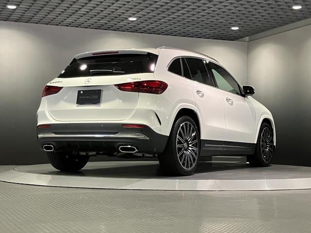 ＧＬＡクラス ＧＬＡ２００ｄ　４マチック　ＡＭＧラインパッケージ　認定中古車保証　オパリスホワイト　３６０度カメラシステム　メモリー付きパワーシート　マルチビームＬＥＤヘッドライト　本革巻スポーツステアリング　アダプティブダンピングシステム付サスペンション（10枚目）