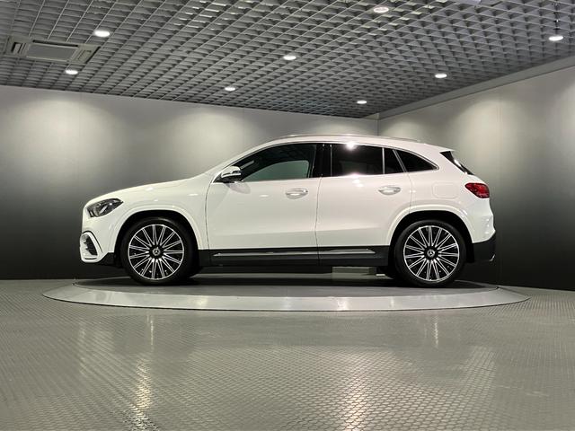 ＧＬＡクラス ＧＬＡ２００ｄ　４マチック　ＡＭＧラインパッケージ　認定中古車保証　オパリスホワイト　３６０度カメラシステム　メモリー付きパワーシート　マルチビームＬＥＤヘッドライト　本革巻スポーツステアリング　アダプティブダンピングシステム付サスペンション（13枚目）