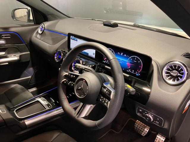 ＧＬＡクラス ＧＬＡ２００ｄ　４マチック　ＡＭＧラインパッケージ　認定中古車保証　オパリスホワイト　３６０度カメラシステム　メモリー付きパワーシート　マルチビームＬＥＤヘッドライト　本革巻スポーツステアリング　アダプティブダンピングシステム付サスペンション（15枚目）