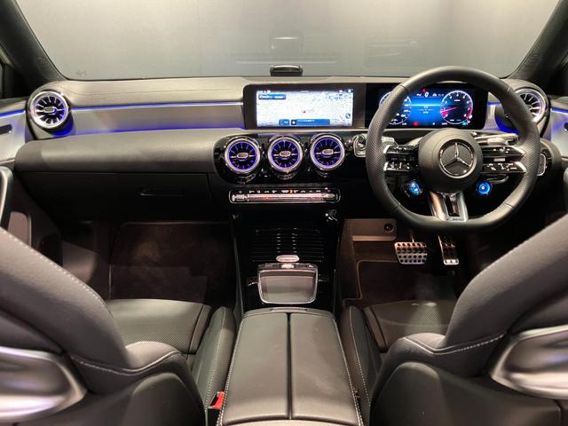 Ａクラス Ａ３５　４マチック　認定中古車　デジタルホワイト　アドバンスドパッケージ　ＡＭＧパフォーマンスパッケージ　パノラミックスライディングルーフ　３６０°カメラシステム　メモリー付きパワーシート　アンビエントライト（13枚目）