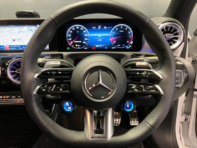 Ａクラス Ａ３５　４マチック　認定中古車　デジタルホワイト　アドバンスドパッケージ　ＡＭＧパフォーマンスパッケージ　パノラミックスライディングルーフ　３６０°カメラシステム　メモリー付きパワーシート　アンビエントライト（21枚目）