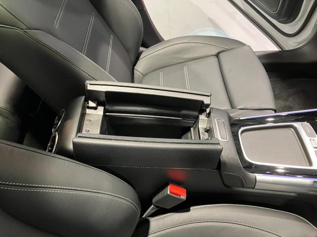 GLAクラス GLA35 4マチック 認定中古車 デジタルホワイト アドバンスドパッケージ 360°カメラシステム Burmesterサウンドシステム パノラミックスライディングルーフ メモリー付きパワーシート ワイヤレスチャージング(31枚目)