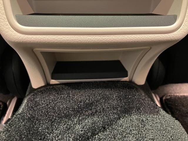 Cクラスオールテレイン C220d 4マチック オールテレイン 認定中古車 オパリスホワイト レザーエクスクルーシブパッケージ パノラミックスライディングルーフ 360°カメラシステム ヘッドアップディスプレイ メモリー付きパワーシート シートヒーター(22枚目)