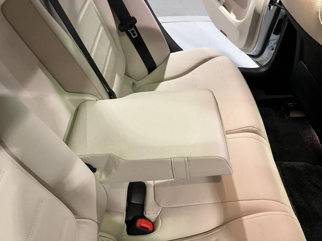Cクラスオールテレイン C220d 4マチック オールテレイン 認定中古車 オパリスホワイト レザーエクスクルーシブパッケージ パノラミックスライディングルーフ 360°カメラシステム ヘッドアップディスプレイ メモリー付きパワーシート シートヒーター(25枚目)