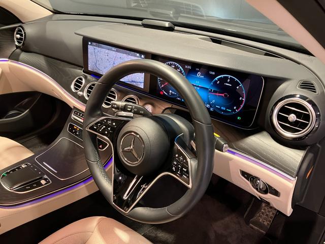 Eクラスオールテレイン E220d 4マチック オールテレイン 認定中古車 ノーティックブルー エクスクルーシブパッケージ パノラミックスライディングルーフ 360°カメラシステム Burmesterサウンドシステム ヘッドアップディスプレイ アンビエントライト(12枚目)