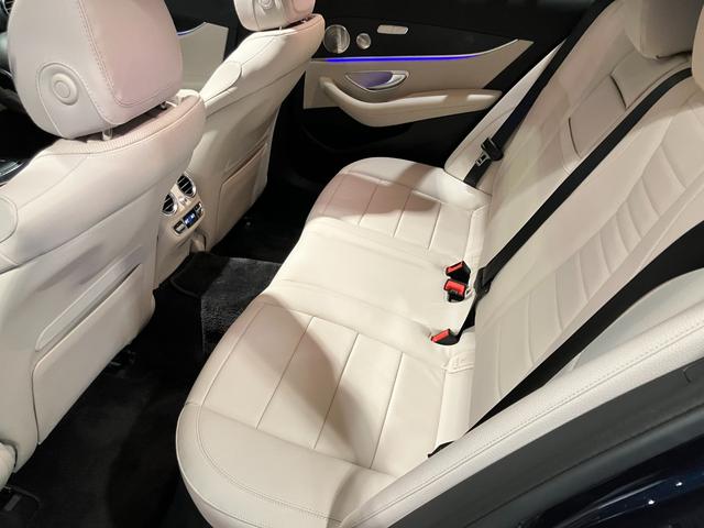 Eクラスオールテレイン E220d 4マチック オールテレイン 認定中古車 ノーティックブルー エクスクルーシブパッケージ パノラミックスライディングルーフ 360°カメラシステム Burmesterサウンドシステム ヘッドアップディスプレイ アンビエントライト(30枚目)