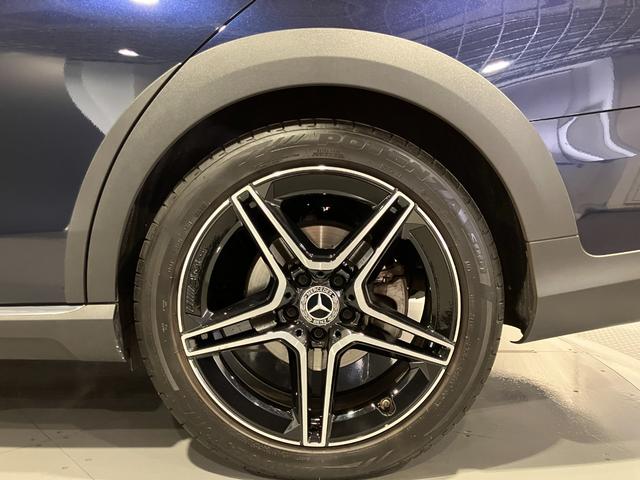 Eクラスオールテレイン E220d 4マチック オールテレイン 認定中古車 ノーティックブルー エクスクルーシブパッケージ パノラミックスライディングルーフ 360°カメラシステム Burmesterサウンドシステム ヘッドアップディスプレイ アンビエントライト(36枚目)