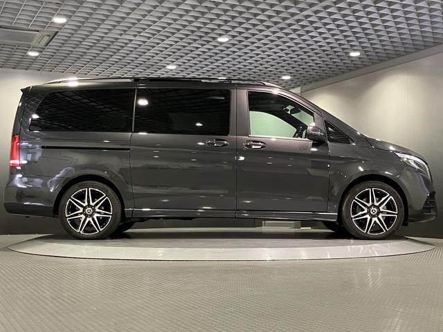 ダイムラー社のサービス基準に適合した設備を持つ認定工場で、メルセデス・ベンツに精通したサービススタッフが入念に実施します。