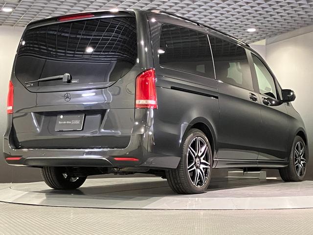 高精細なディスプレイでとてもクリアで認識しやすいです。また、分かりやすいアニメーション表示で車両設定等を簡単に設定できます。