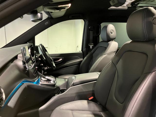 人間工学を追求したシート形状で、長距離走行にも十分対応した快適なシートです。