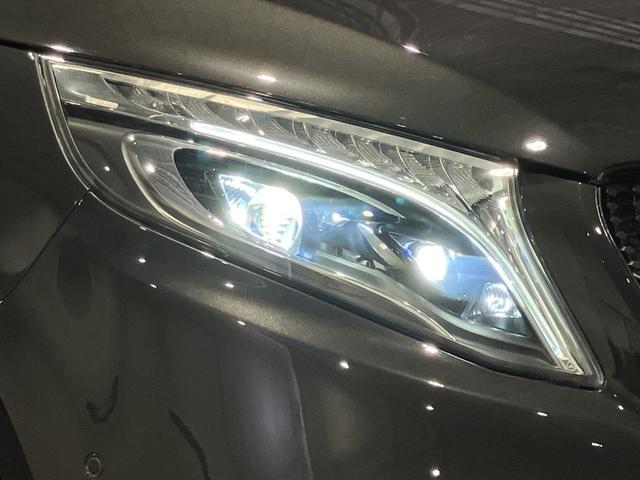 メルセデス・ベンツ純正ヘッドライトシステムは、クルマの安全性、快適性、環境性を追い求める中で、よりインテリジェンスに進化を続けています。