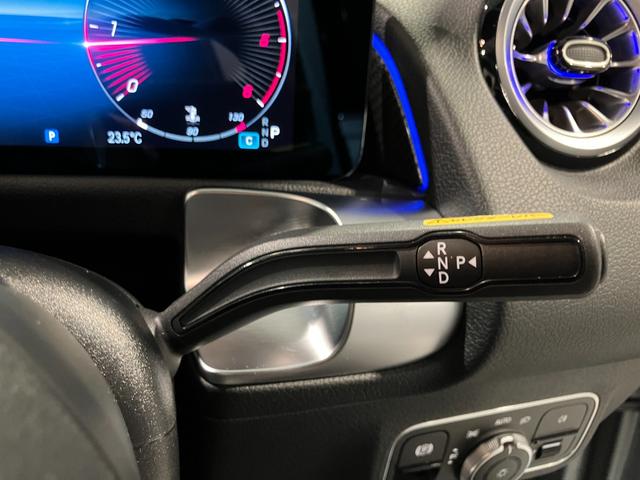 ＧＬＢ ＧＬＢ２００ｄ　４マチック　ＡＭＧラインパッケージ　認定中古車　コンフォートパッケージ　ＡＭＧレザーエクスクルーシブパッケージ　３６０度カメラシステム　アンビエントライト　メモリー付パワーシート　メタリックペイント　ハイテックシルバー（20枚目）