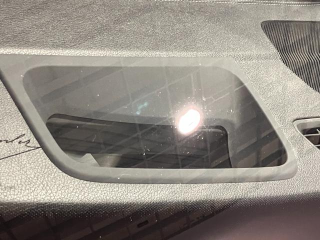 ＧＬＢ ＧＬＢ２００ｄ　４マチック　ＡＭＧラインパッケージ　認定中古車　コンフォートパッケージ　ＡＭＧレザーエクスクルーシブパッケージ　３６０度カメラシステム　アンビエントライト　メモリー付パワーシート　メタリックペイント　ハイテックシルバー（21枚目）