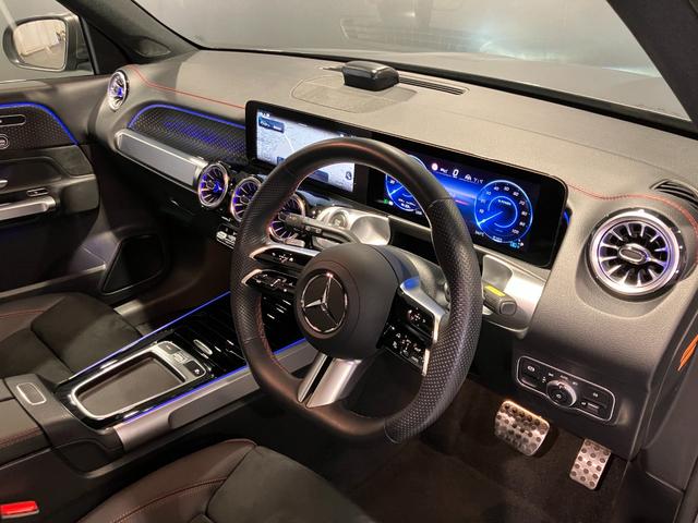 ＥＱＢ ＥＱＢ２５０＋　ＡＭＧラインパッケージ　認定中古車　レーダーセーフティパッケージ　３６０°カメラシステム　アンビエントライト　パノラミックスライディングルーフ　ＡＭＧラインパッケージ　ＬＥＤヘッドライト　メタリックペイント　マウンテングレー（12枚目）