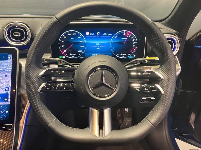 Ｃクラス Ｃ３５０ｅスポーツ　認定中古車　レーダーセーフティパッケージ　３６０°カメラシステム　アンビエントライト　パノラミックスライディングルーフ　ＡＭＧラインパッケージ　メタリックペイント　スペクトラルブルー（19枚目）
