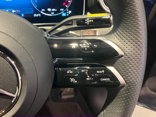 Ｃクラス Ｃ３５０ｅスポーツ　認定中古車　レーダーセーフティパッケージ　３６０°カメラシステム　アンビエントライト　パノラミックスライディングルーフ　ＡＭＧラインパッケージ　メタリックペイント　スペクトラルブルー（21枚目）