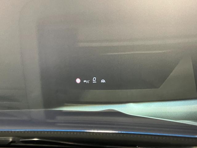 Ｃクラス Ｃ３５０ｅスポーツ　認定中古車　レーダーセーフティパッケージ　３６０°カメラシステム　アンビエントライト　パノラミックスライディングルーフ　ＡＭＧラインパッケージ　メタリックペイント　スペクトラルブルー（22枚目）