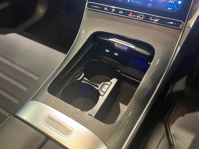Ｃクラス Ｃ３５０ｅスポーツ　認定中古車　レーダーセーフティパッケージ　３６０°カメラシステム　アンビエントライト　パノラミックスライディングルーフ　ＡＭＧラインパッケージ　メタリックペイント　スペクトラルブルー（25枚目）