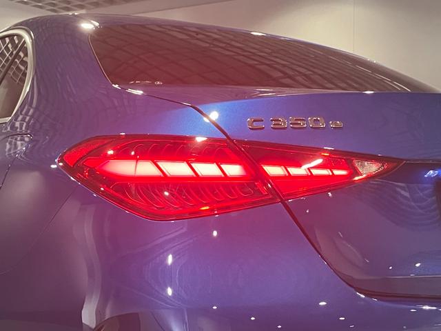 Ｃクラス Ｃ３５０ｅスポーツ　認定中古車　レーダーセーフティパッケージ　３６０°カメラシステム　アンビエントライト　パノラミックスライディングルーフ　ＡＭＧラインパッケージ　メタリックペイント　スペクトラルブルー（34枚目）