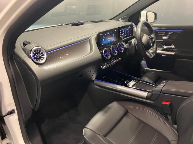 ＧＬＡクラス ＧＬＡ１８０　ＡＭＧレザーエクスクルーシブパッケージ　認定中古車　パノラミックスライディングルーフ　ＡＭＧラインパッケージ　３６０°カメラシステム　アドバンスドパッケージ　メモリー付パワーシート　シートヒーター　アンビエントライト　ＡＲナビゲーション（14枚目）