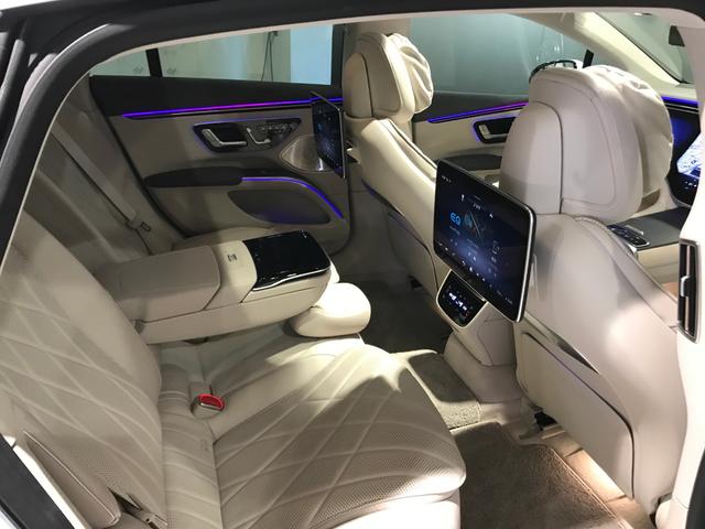 ＥＱＳ ＥＱＳ４５０＋　認定中古車　エクスクルーシブパッケージ　ベーシックパッケージ　パノラミックスライディングルーフ（26枚目）