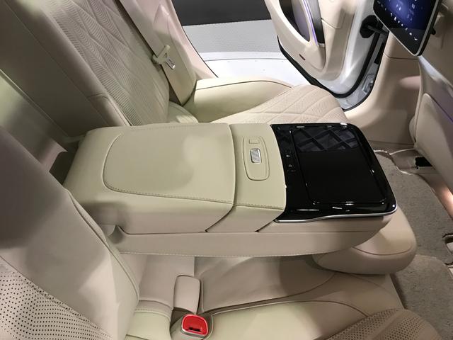 ＥＱＳ ＥＱＳ４５０＋　認定中古車　エクスクルーシブパッケージ　ベーシックパッケージ　パノラミックスライディングルーフ（57枚目）