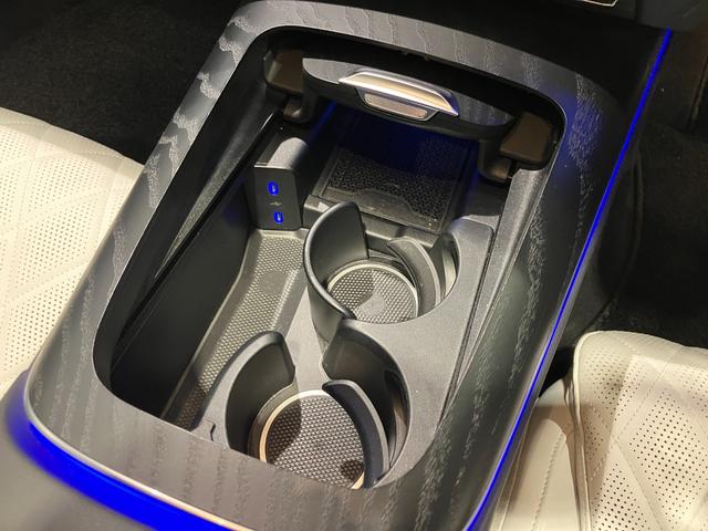 Eクラスステーションワゴン E200ステーションワゴンアバギャルドAMGラインP 認定中古車 デジタルインテリアパッケージ レザーエクスクルーシブパッケーシ アドバンスドパッケージ デジタルライト ヘッドアップディスプレイパノラミックスライディングルーフ グラファイトグレー(26枚目)