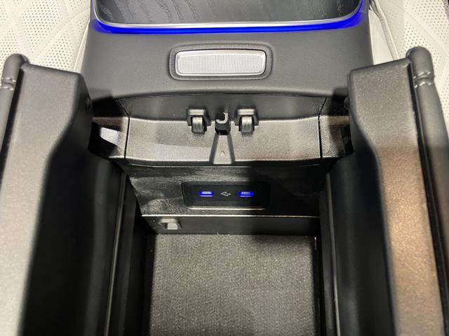 Eクラスステーションワゴン E200ステーションワゴンアバギャルドAMGラインP 認定中古車 デジタルインテリアパッケージ レザーエクスクルーシブパッケーシ アドバンスドパッケージ デジタルライト ヘッドアップディスプレイパノラミックスライディングルーフ グラファイトグレー(27枚目)