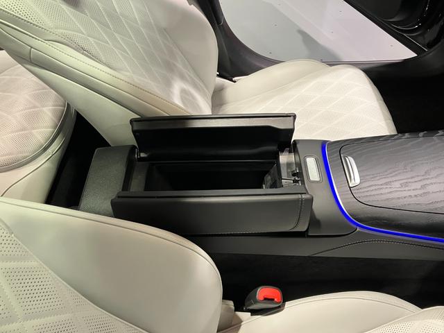 Eクラスステーションワゴン E200ステーションワゴンアバギャルドAMGラインP 認定中古車 デジタルインテリアパッケージ レザーエクスクルーシブパッケーシ アドバンスドパッケージ デジタルライト ヘッドアップディスプレイパノラミックスライディングルーフ グラファイトグレー(28枚目)