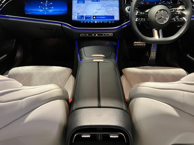 Eクラスステーションワゴン E200ステーションワゴンアバギャルドAMGラインP 認定中古車 デジタルインテリアパッケージ レザーエクスクルーシブパッケーシ アドバンスドパッケージ デジタルライト ヘッドアップディスプレイパノラミックスライディングルーフ グラファイトグレー(29枚目)