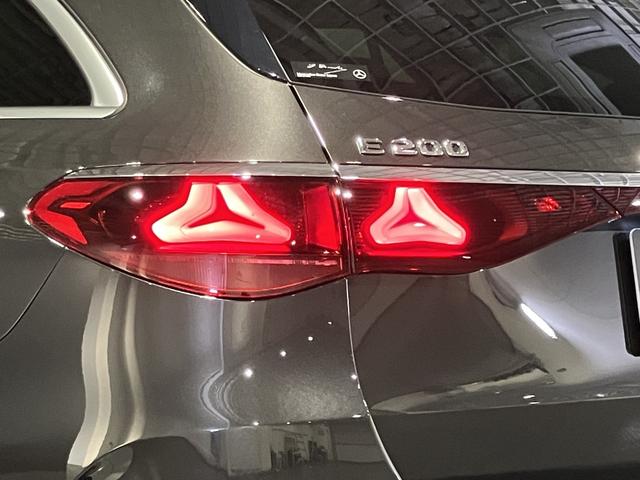 Eクラスステーションワゴン E200ステーションワゴンアバギャルドAMGラインP 認定中古車 デジタルインテリアパッケージ レザーエクスクルーシブパッケーシ アドバンスドパッケージ デジタルライト ヘッドアップディスプレイパノラミックスライディングルーフ グラファイトグレー(34枚目)