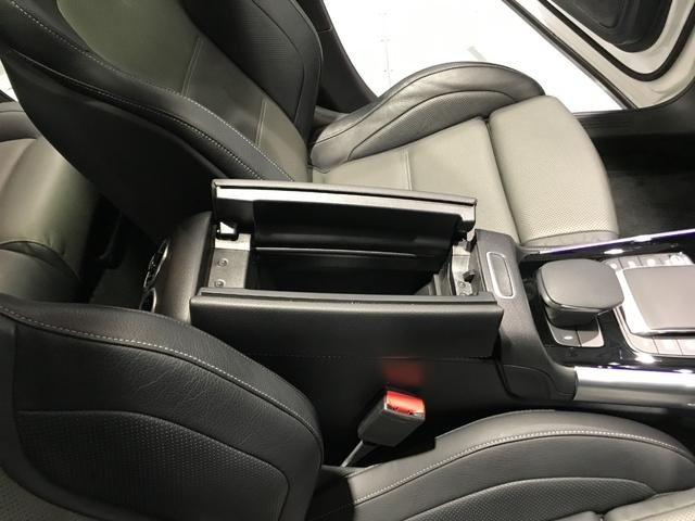 GLAクラス GLA35 4マチック 認定中古車 AMGパフォーマンスパッケージ AMGアドバンスドパッケージ パノラミックスライディングルーフ ナビゲーションパッケージ アンビエントライト メモリー付パワーシート シートヒーター(28枚目)