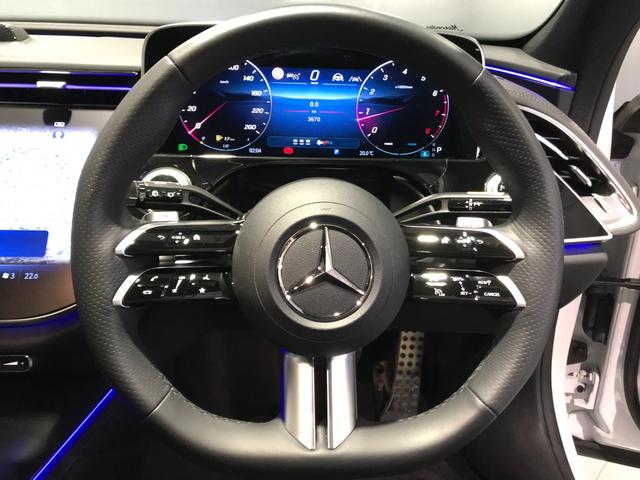 Eクラスステーションワゴン E200ステーションワゴンアバギャルドAMGラインP 認定中古車 AMGラインパッケージ レザーエクスクルーシブパッケージ デジタルインテリアパッケージ アドバンスドパッケージ パノラミックスライディングルーフ メタリックペイント メモリー付パワーシート(20枚目)