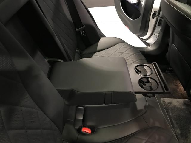 Eクラスステーションワゴン E200ステーションワゴンアバギャルドAMGラインP 認定中古車 AMGラインパッケージ レザーエクスクルーシブパッケージ デジタルインテリアパッケージ アドバンスドパッケージ パノラミックスライディングルーフ メタリックペイント メモリー付パワーシート(31枚目)