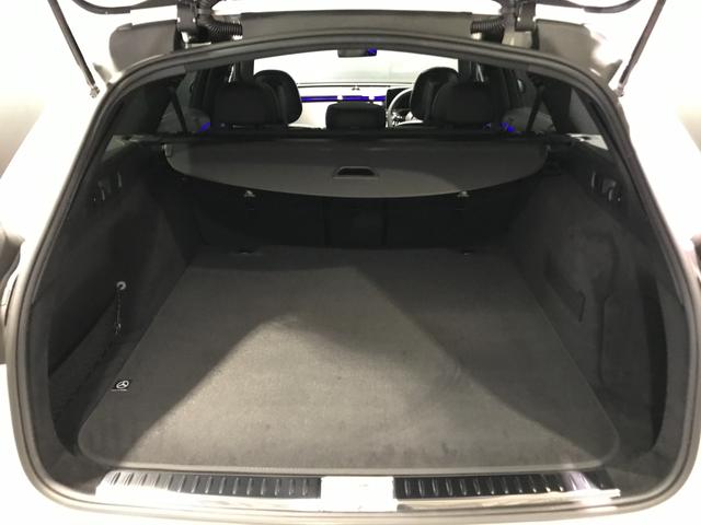 Eクラスステーションワゴン E200ステーションワゴンアバギャルドAMGラインP 認定中古車 AMGラインパッケージ レザーエクスクルーシブパッケージ デジタルインテリアパッケージ アドバンスドパッケージ パノラミックスライディングルーフ メタリックペイント メモリー付パワーシート(54枚目)