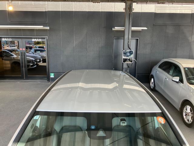 ��������̏Փˎ��̎��ɍ�������ی쐫�\���m�ۂ���t�����g�Z�N�V�����B�Ռ��G�l���M�[�����ʓI�ɋz���A���U����O�҂������Z�p������Ă���܂��B