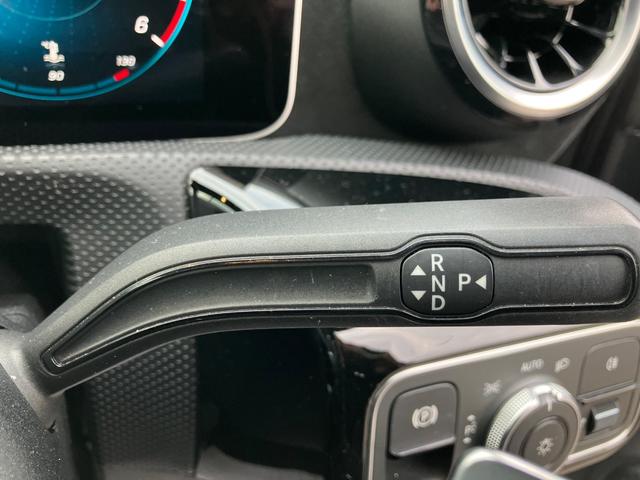 �����Z�f�X�x���c�ł͖w�ǂ��d�q�R�����V�t�g���̗p���Ă���A�O�i��ނ̐؂�ւ����X���[�Y�ɍs�����Ƃ��o���܂��B