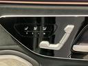 メモリー付パワーシートは、シート位置、ステアリング位置、サイドミラー位置を、3人分のメモリーが可能です。シートアレンジは細かく設定が可能ですので、体格差のある場合でも柔軟に対応が可能です。