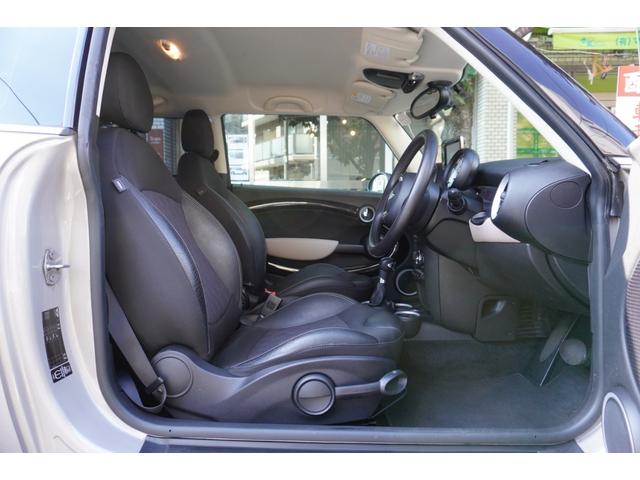 ＭＩＮＩ クーパー　ベーカーストリート　ハーフレザー　毎年ディーラーに点検整備　取説　スペアキー　ドラレコ　ＥＴＣ（20枚目）