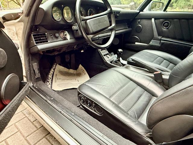 911 911カレラ2 5MT ミツワ ディーラー車 ツェルマットシルバーメタリック 本革 16インチ ビルシュタインショック RSクラッチ 本革電動シート ETC(11枚目)