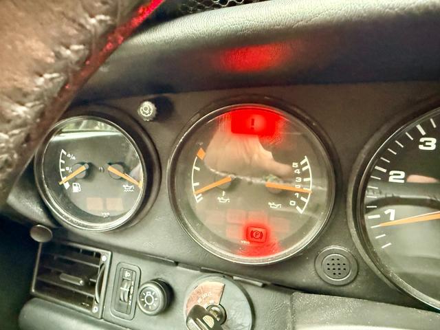 911 911カレラ2 5MT ミツワ ディーラー車 ツェルマットシルバーメタリック 本革 16インチ ビルシュタインショック RSクラッチ 本革電動シート ETC(15枚目)