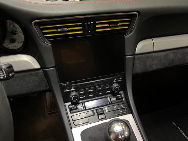 911 911GT3 スポーツクロノパッケージ Fリフター レザーインテリア 走行9千Km LEDブラックヘッドライト PDLS ガーズレッドシートベルト レッドステッチ レーダードライブレコーダー レーダー(7枚目)